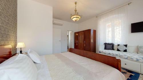 Radovani Luxury Apartment With Private Pool