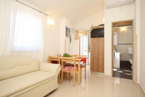 Apartments By The Sea Valun (cres) - 8086