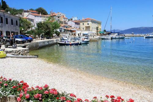 Apartments By The Sea Valun (cres) - 8086