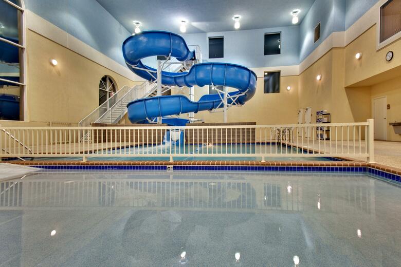 Holiday Inn Express Hotel & Suites Brookings
