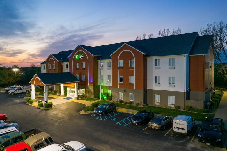 Holiday Inn Express Hotel & Suites Bedford