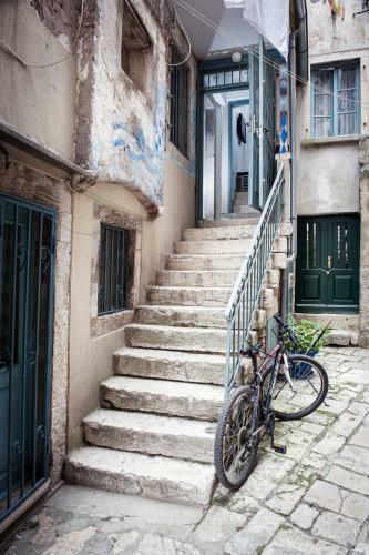 Apartment Art