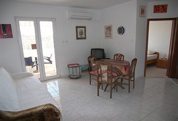 Hotel Apartments Henjak Gospojica