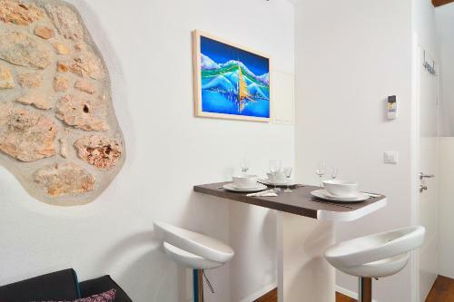 Hostal Apartments And Rooms Kampanel