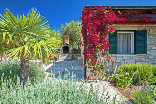 Villa Stone House San Pelegrin