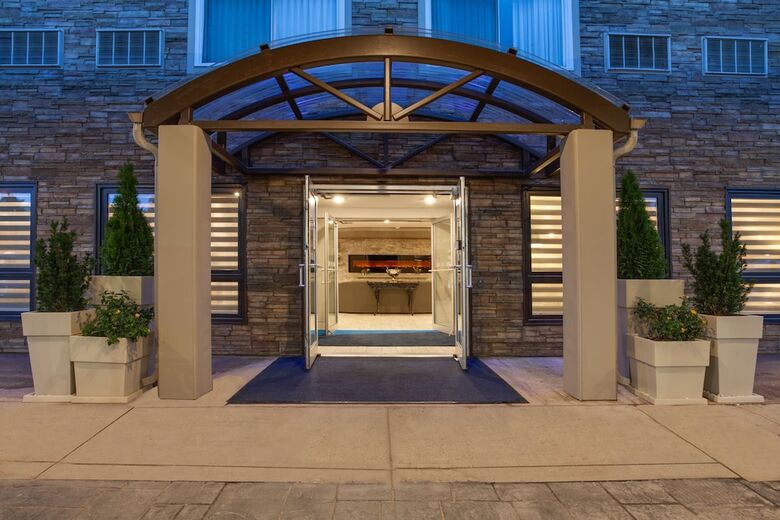 Hotel Lakeview Inn & Suites Frederiction
