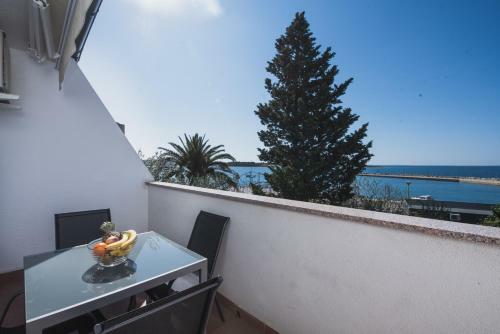 Apartments By The Sea Semy