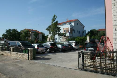 Apartments Tonimir