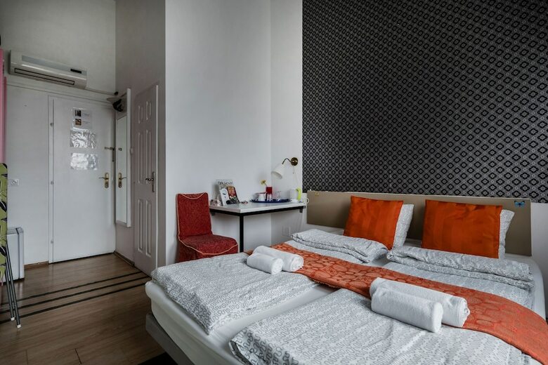 Residencia Europa Centerpoint Guesthouse