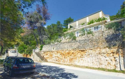 Holiday Home Pucisca With Hot Tub I