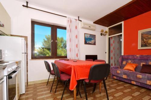 Apartment Arbanija 8651d