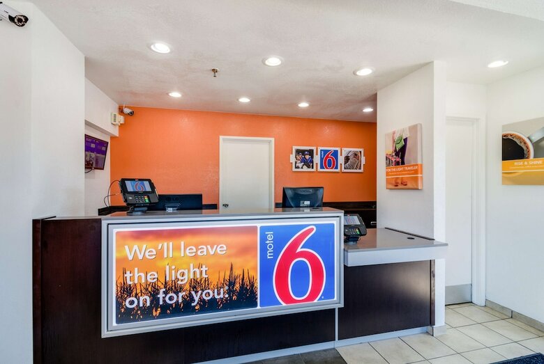 Hotel Motel 6 Chicago Schiller Park