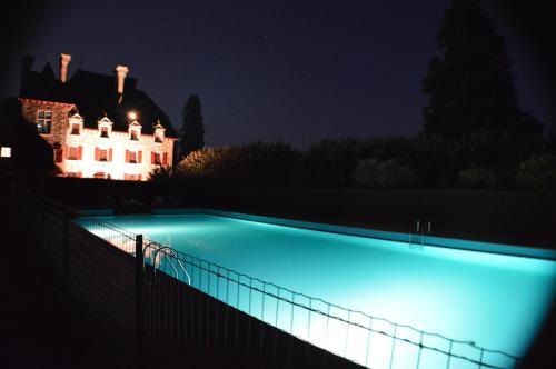Hostal Ch�teau Du Doux- Holiday Apartments