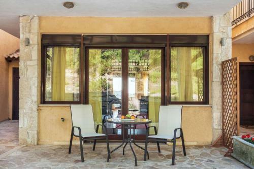 Akritas Ef Zin Villas & Suites