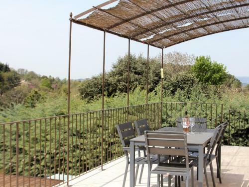 Luxurious Villa In Luberon With Private Swimming Pool
