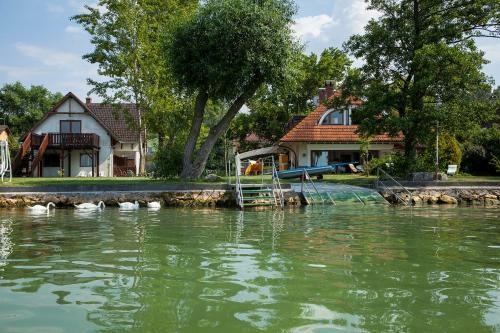 K�zvetlen Balaton Parti Apartman