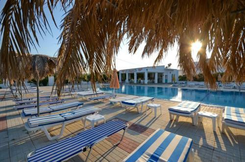 Nikos 2 Studios & Apartments