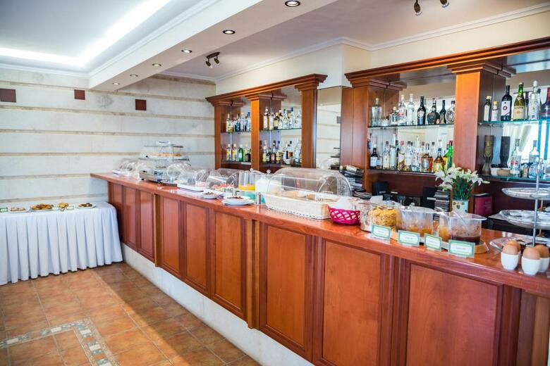Aparthotel Andreolas Luxury Suites