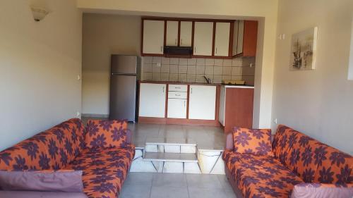 Lola Apartments