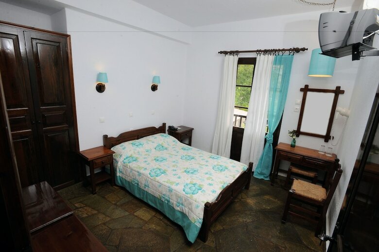 Elli Hotel