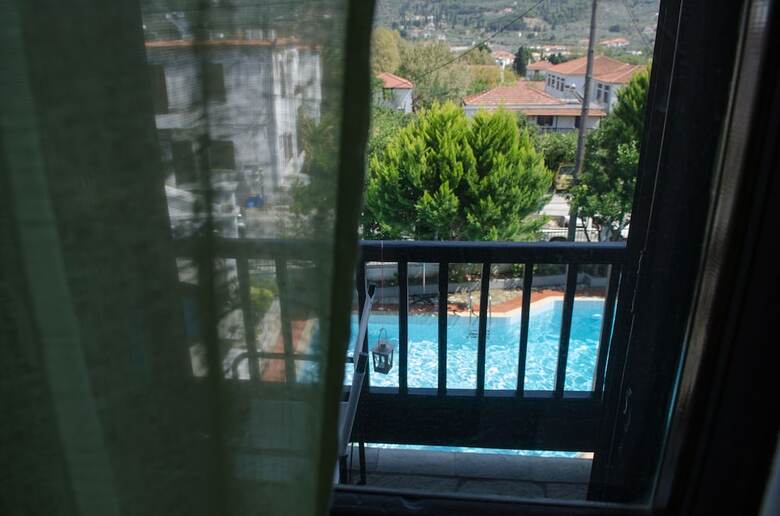 Elli Hotel