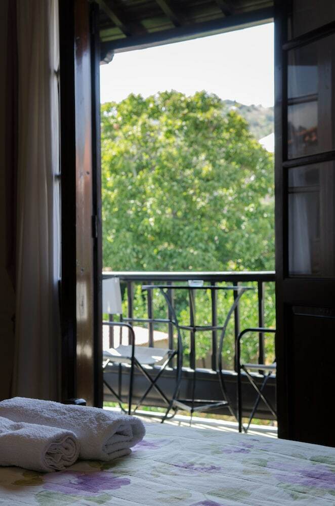 Elli Hotel