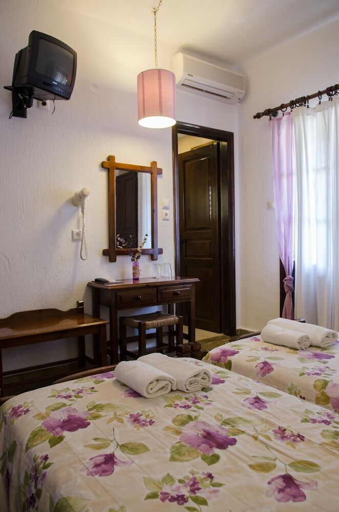 Elli Hotel