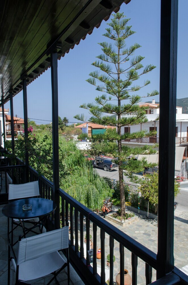 Elli Hotel
