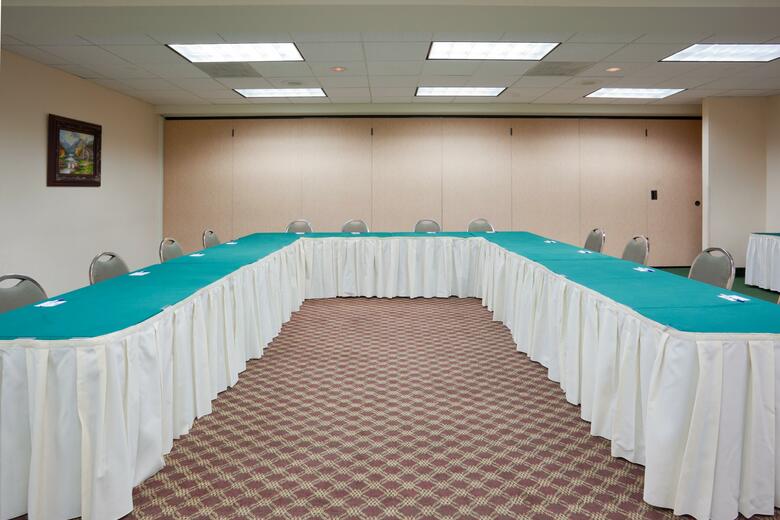 Holiday Inn Express Hotel & Suites Tracy