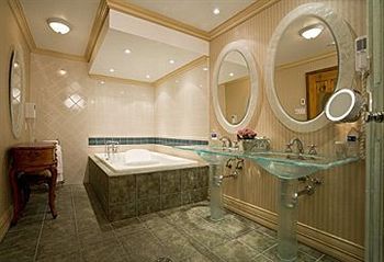 Hotel Les Trois Tilleuls And Spa
