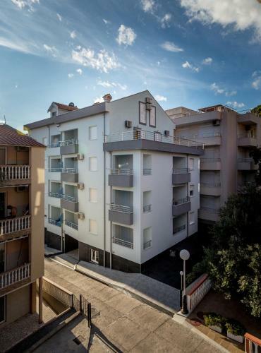 Apartmani Barovi? Be?i?i