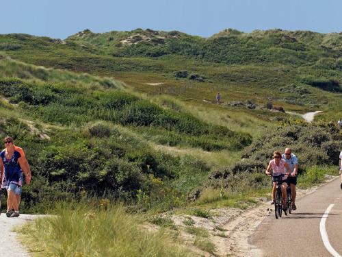 Holiday Home Bungalowparck Tulp & Zee.13