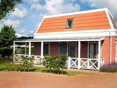Villa Holiday Home Bungalowparck Tulp & Zee.8