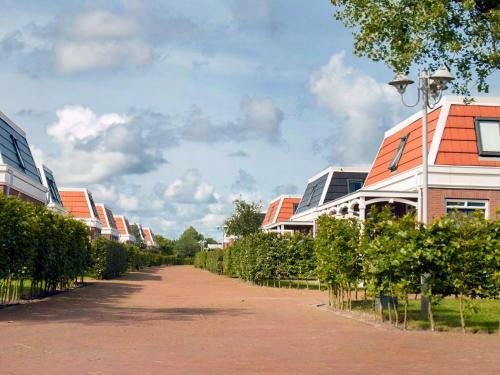 Holiday Home Bungalowparck Tulp & Zee.12