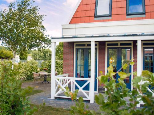 Holiday Home Bungalowparck Tulp & Zee.14