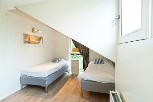 Lodge Boathouse Suburban Amsterdam