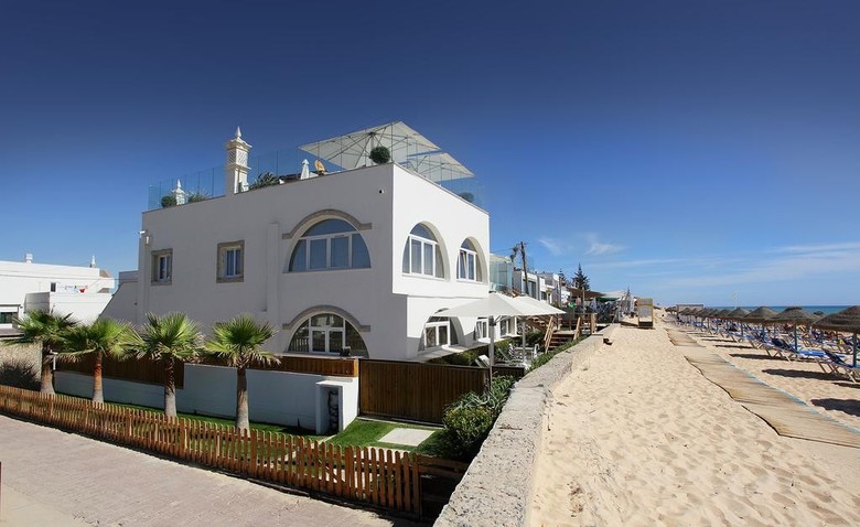 Hostal Luxury Beach Guest House