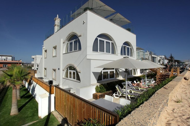 Hostal Luxury Beach Guest House