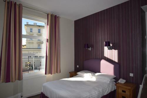 Riviera Hotel