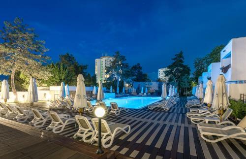 Hotel Mera Resort