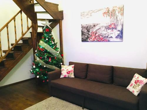 Charming Fireplace Apartment