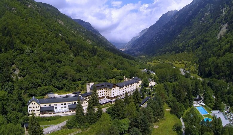 Hotel Manantial
