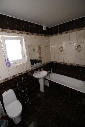 Hostal U Oksani Guest House
