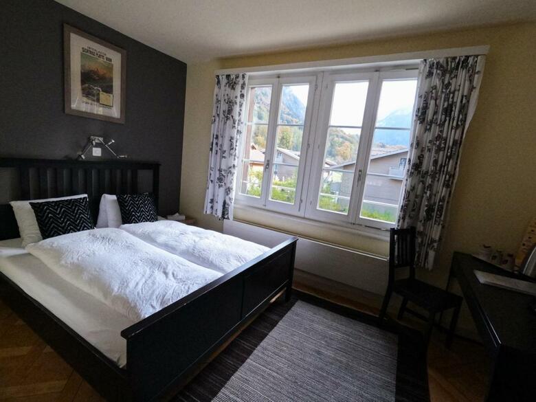Alpenrose Hotel And Gardens