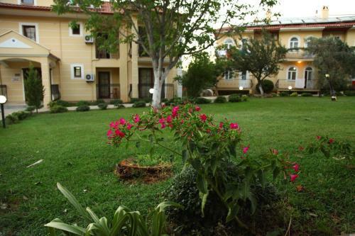 Gokcen Hotel & Apartments