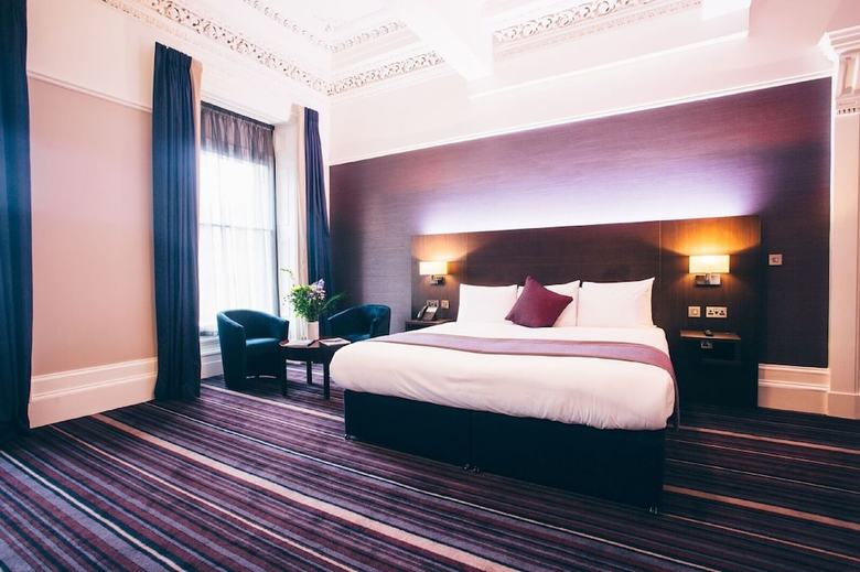 Hotel Lorne (i)