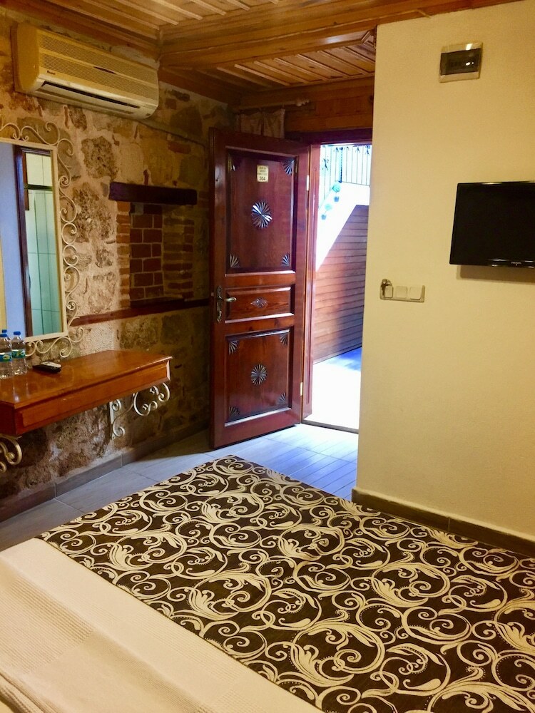 Blue Sea Garden Family Hotel