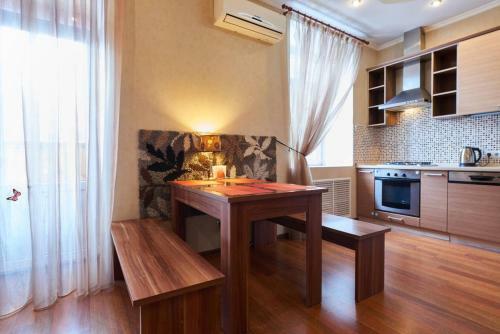 Home Hotel Apartments On Khreshchatyk Area
