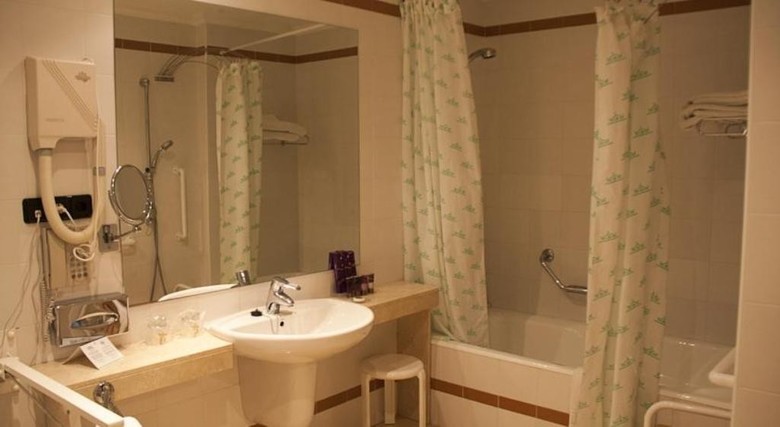 Hotel Parador De Benicarl�