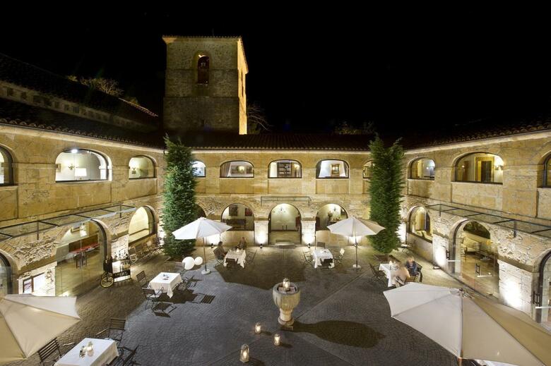 Hotel Parador De Cangas